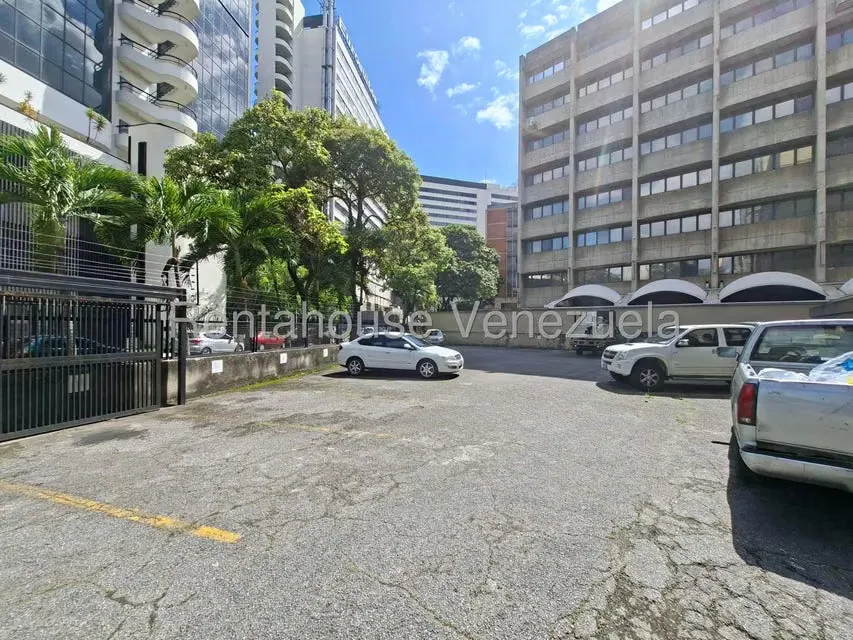 Apartamento (1 Nivel) en Alquiler en Chuao, Distrito Metropolitano - 25