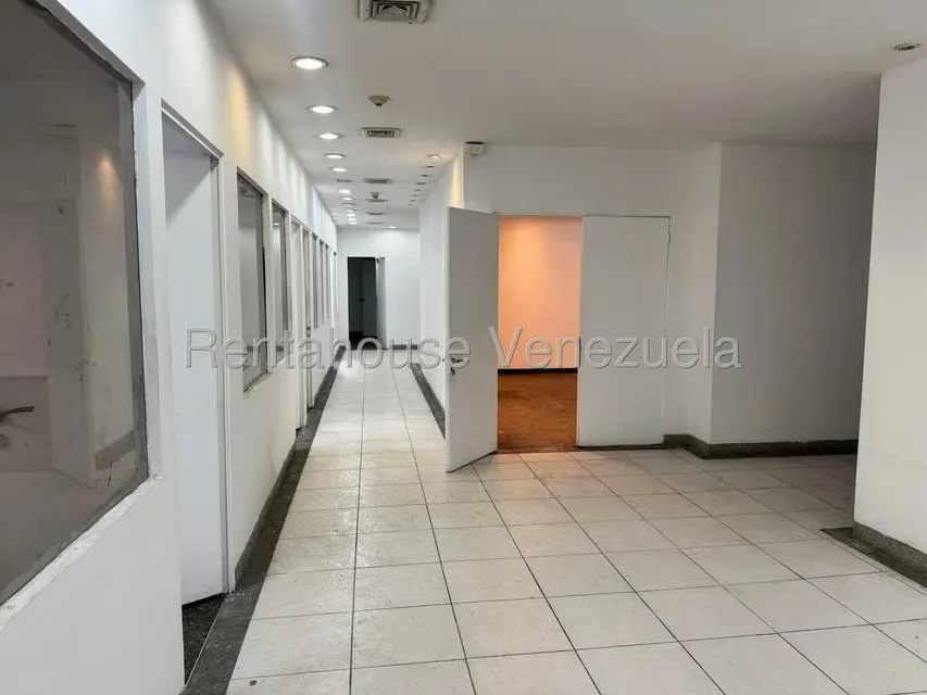 Galpon - Deposito en Alquiler en Los Cortijos de Lourdes, Distrito Metropolitano - 11