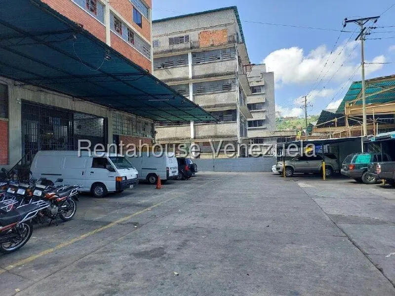 Galpon - Deposito en Alquiler en Los Cortijos de Lourdes, Distrito Metropolitano - 6