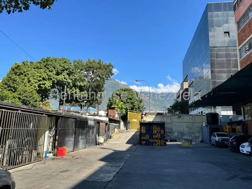Galpon - Deposito en Alquiler en Los Cortijos de Lourdes, Distrito Metropolitano - 7