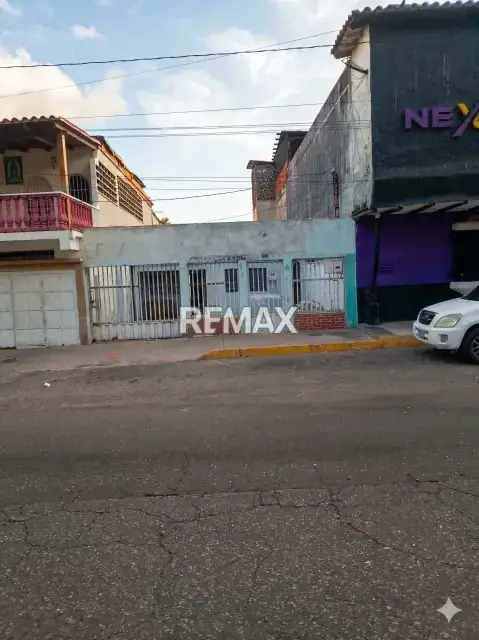EN VENTA TERRENO PRIME AV. VENEZUELA - 175M2 - PARA DESARROLLO COMERCIAL