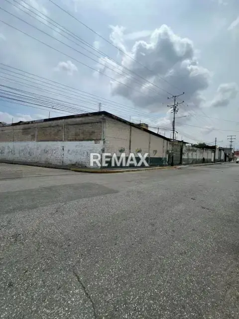¡EL ESPACIO QUE TU EMPRESA NECESITA! – VENTA DE GALPÓN EN SANTA ROSA, MARACAY