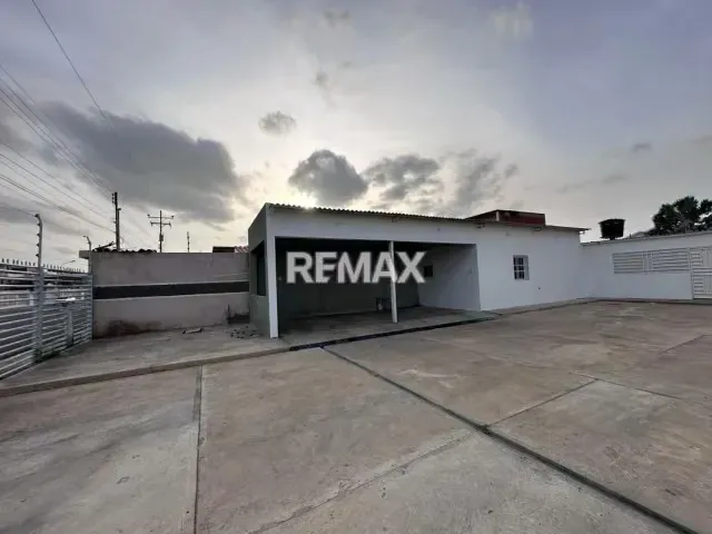 Galpon En Alquiler, Urb Casacoima, Av 27 de febrero. Municipio Carirubana, Estado Falcon - 2