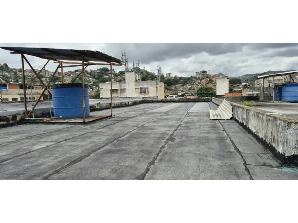 Se vende local comercial 423m2 San Agustín del Norte 6813