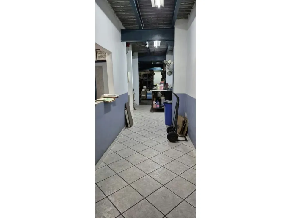 Se vende local comercial 423m2 San Agustín del Norte 6813 - 8