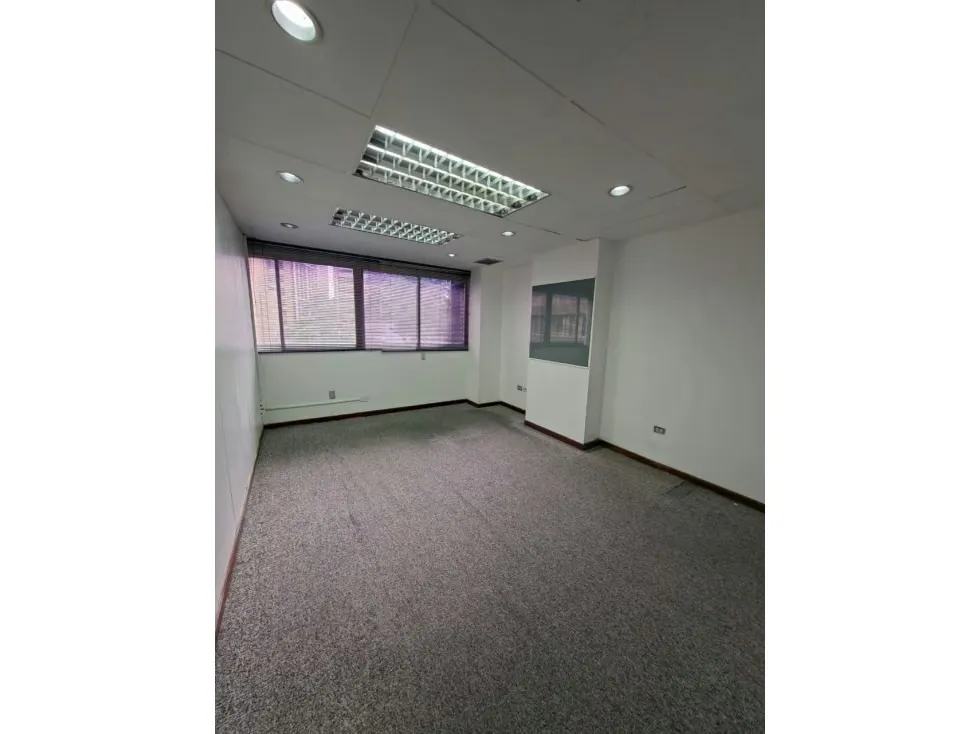 Vendo oficina 175.59 m2 La Castellana 0351 - 21