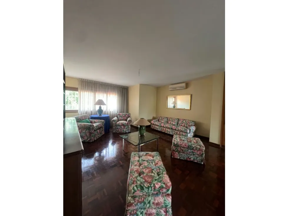 Se vende edificio 1273m2 La Floresta 8364 - 8