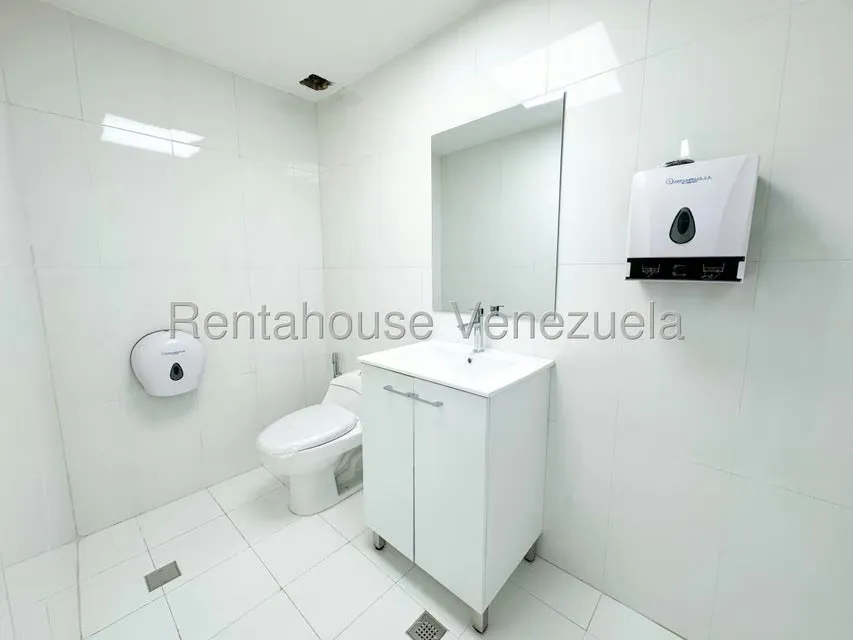 Local Comercial en Alquiler en Chacao, Distrito Metropolitano - 14