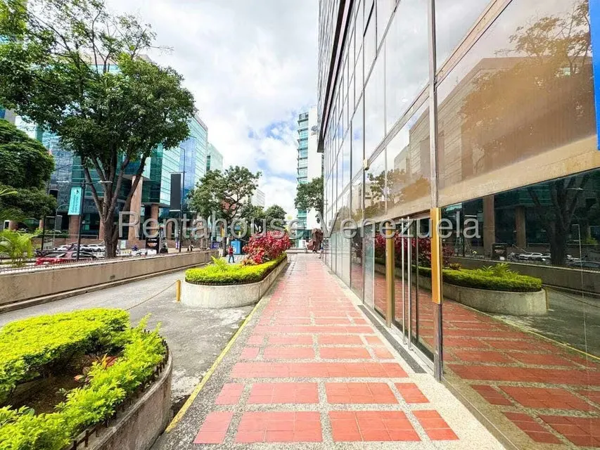 Local Comercial en Alquiler en Chacao, Distrito Metropolitano - 3