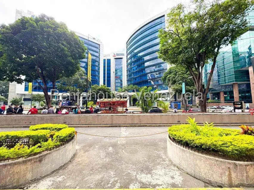 Local Comercial en Alquiler en Chacao, Distrito Metropolitano - 4