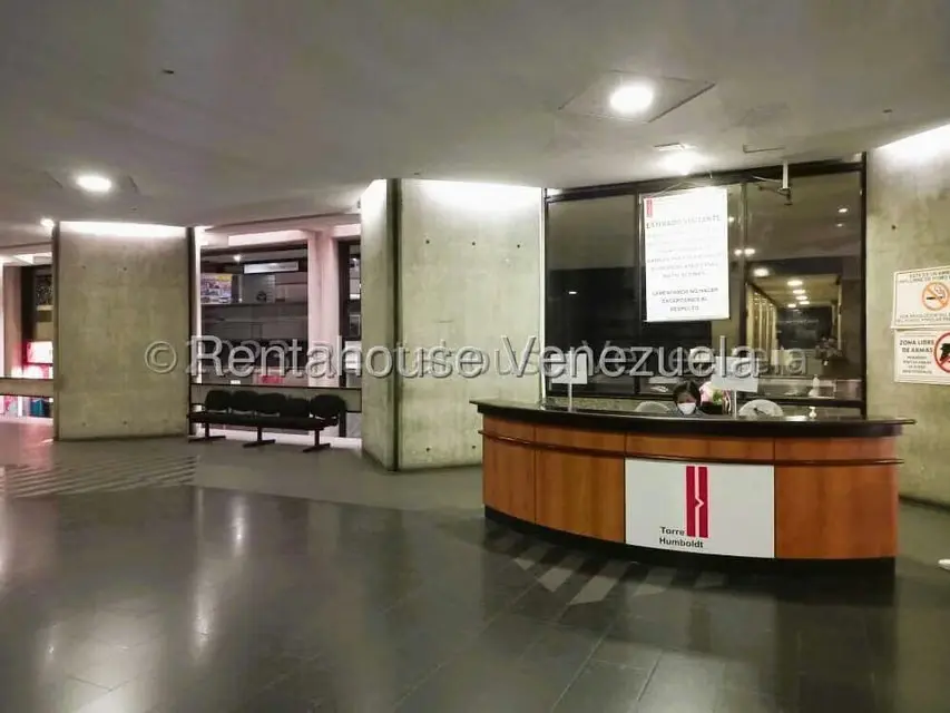 Oficina en Venta en Prados del Este, Distrito Metropolitano - 25