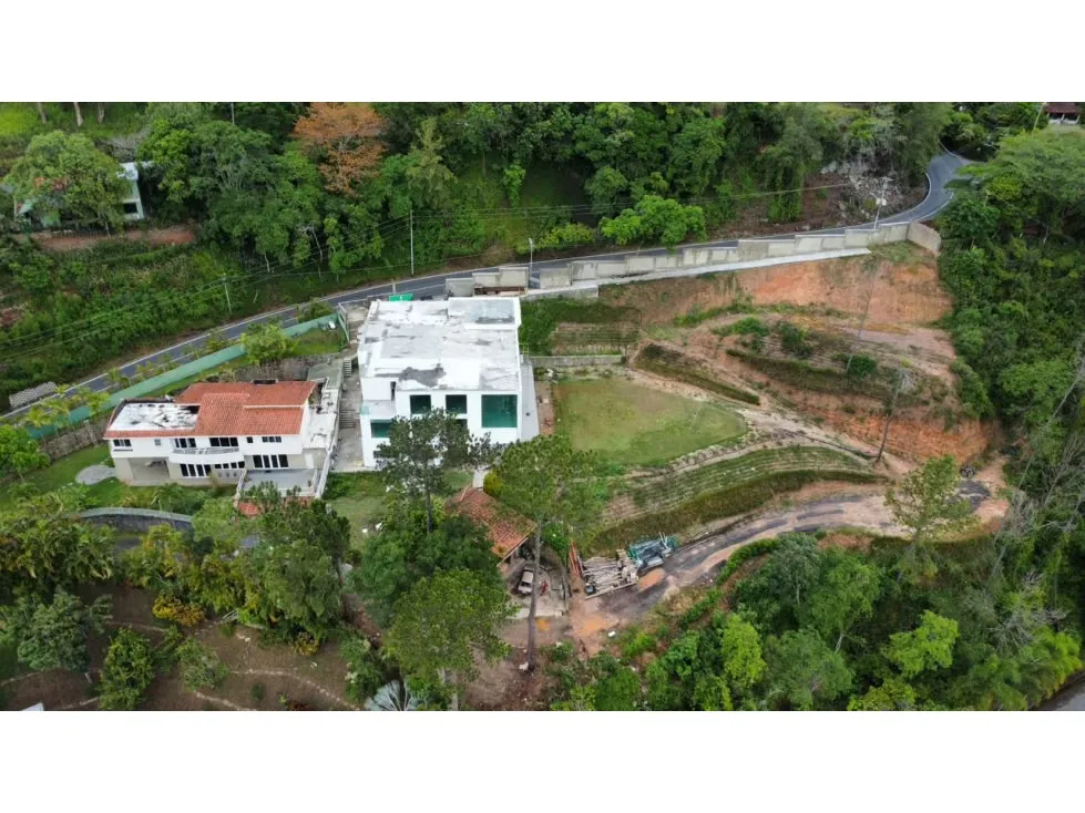 CASA - CERRO VERDE - 1000 Mts2 - 2