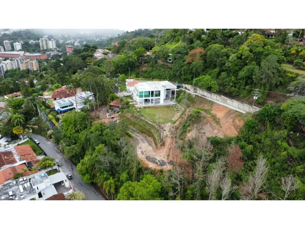 CASA - CERRO VERDE - 1000 Mts2 - 4