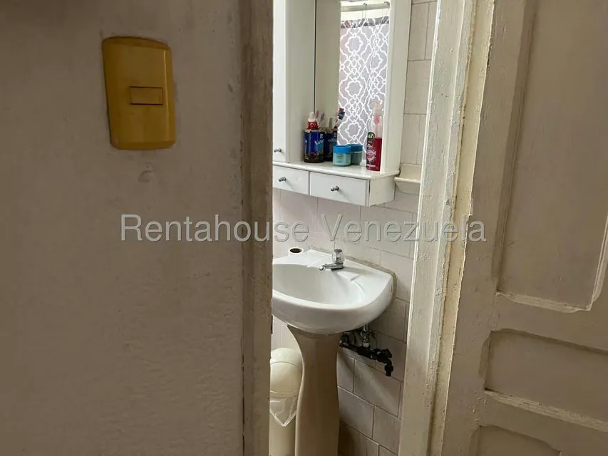Apartamento (1 Nivel) en Alquiler en Las Acacias, Distrito Metropolitano - 12