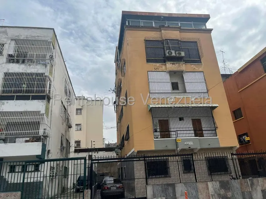 Apartamento (1 Nivel) en Alquiler en Las Acacias, Distrito Metropolitano - 25