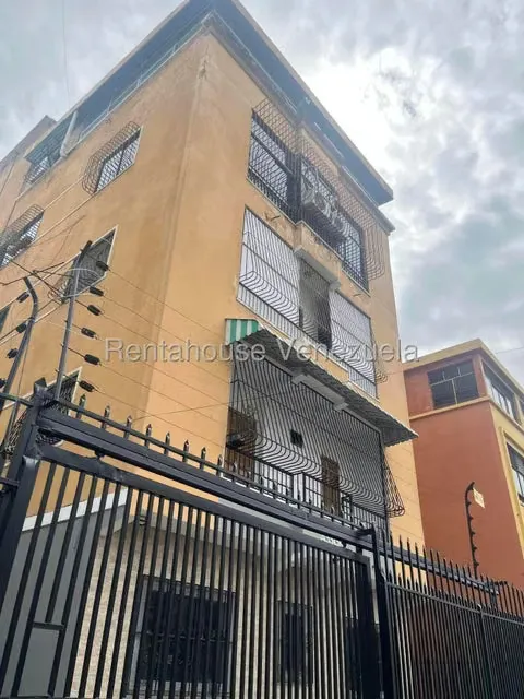 Apartamento (1 Nivel) en Alquiler en Las Acacias, Distrito Metropolitano - 26