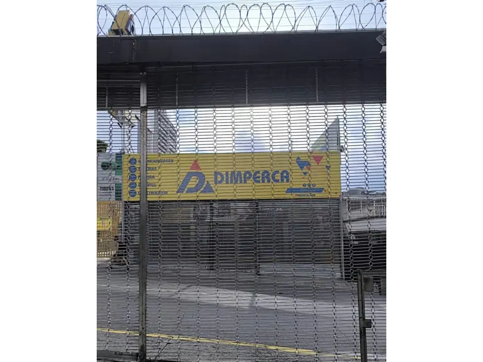 Se Vende Casa Comercial en Mariperez Av. principal - 14