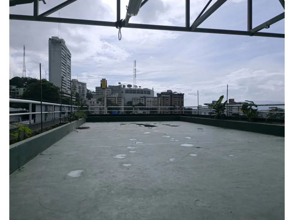 Se Vende Casa Comercial en Mariperez Av. principal - 15