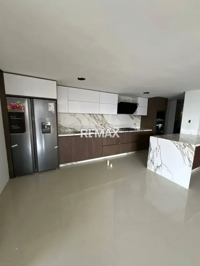 En Venta Lujoso Apartamento en Manhattan Suites, Urbanización la Soledad de Maracay - 9