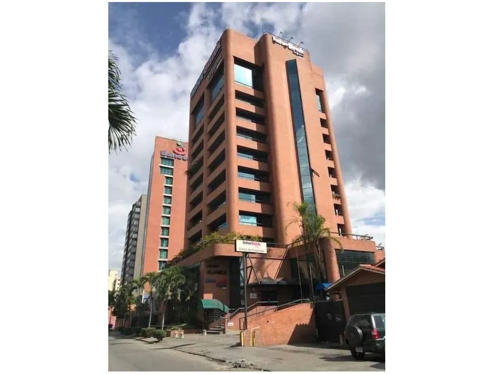 Vendo/alquilo oficina 300+200m2 El Rosal 7452