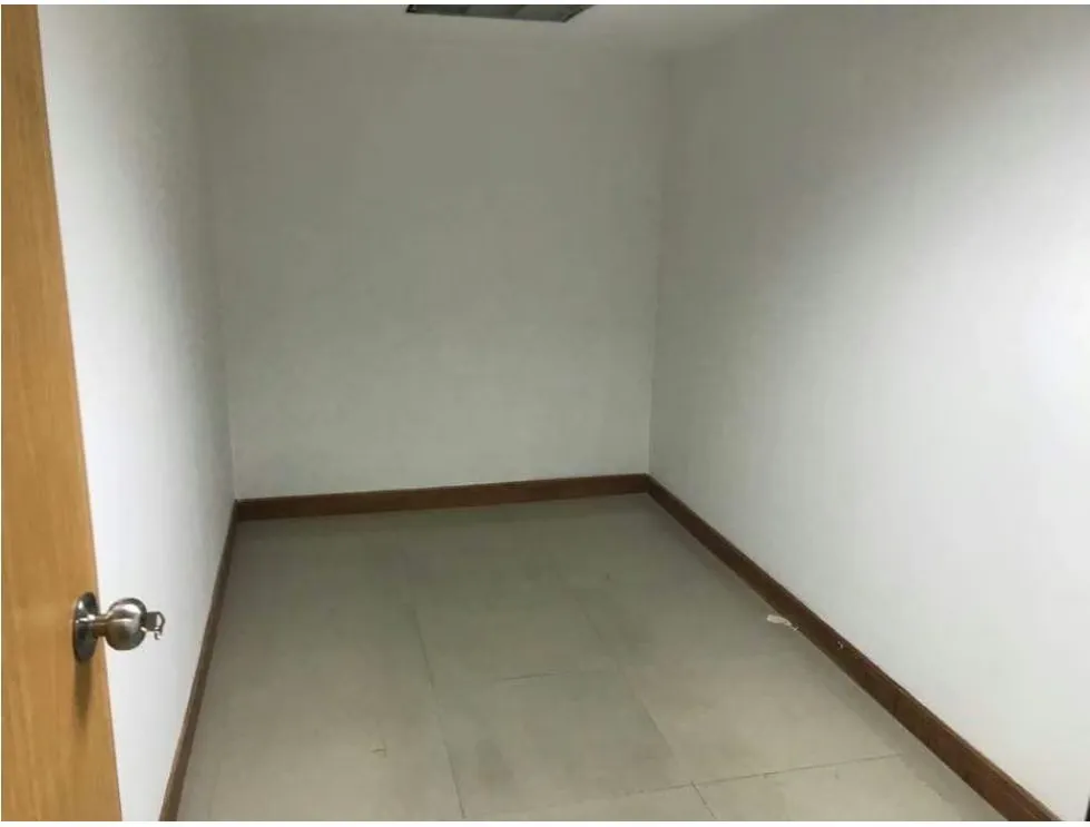 Vendo/alquilo oficina 300+200m2 El Rosal 7452 - 10