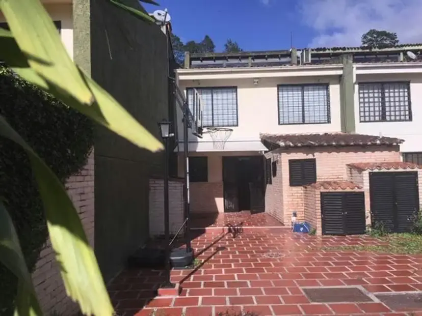 Casa (Multipes Niveles) en Venta en Parcelamiento Cortada del guayabo, Miranda