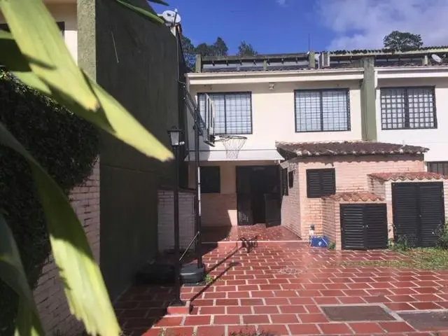 Casa (Multipes Niveles) en Venta en Parcelamiento Cortada del guayabo, Miranda