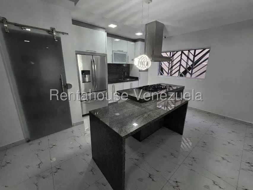 Townhouse (Duplex) en Venta en Colinas de Santa Monica, Distrito Metropolitano - 20
