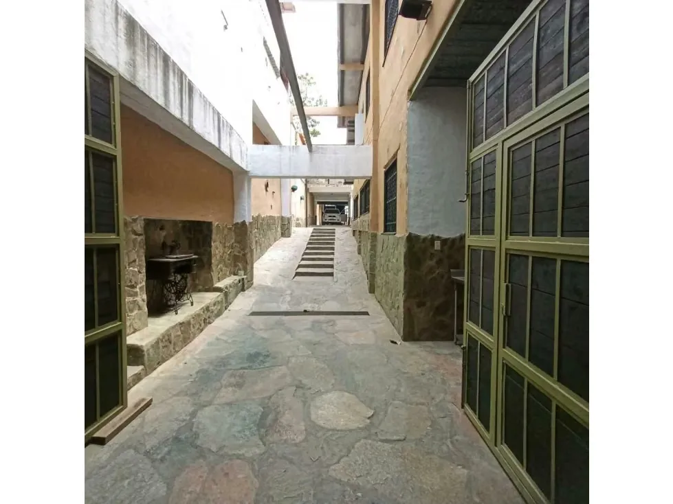 Alquilo local comercial 500m2 Pueblo del Hatillo 9812 - 3
