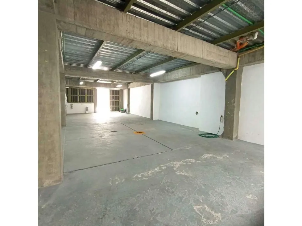 Alquilo local comercial 500m2 Pueblo del Hatillo 9812 - 4