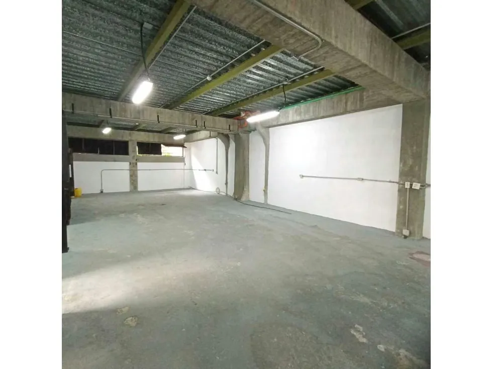 Alquilo local comercial 500m2 Pueblo del Hatillo 9812 - 5