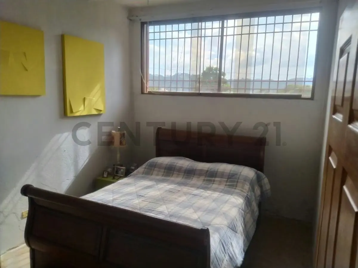 Se Vende Amplia y Cómoda Quinta De Un Solo Nivel - 16