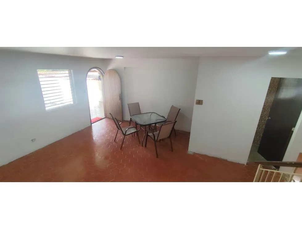 CASA PARA REMODELAR EN CALLE CERRADA LOMAS DE LA TRINIDAD - 2