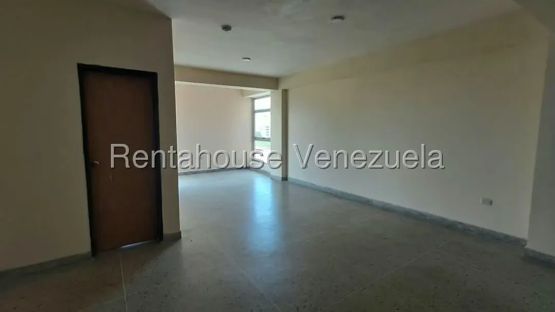 Local Comercial en Alquiler en Avenida Bolivar Norte, Carabobo - 5