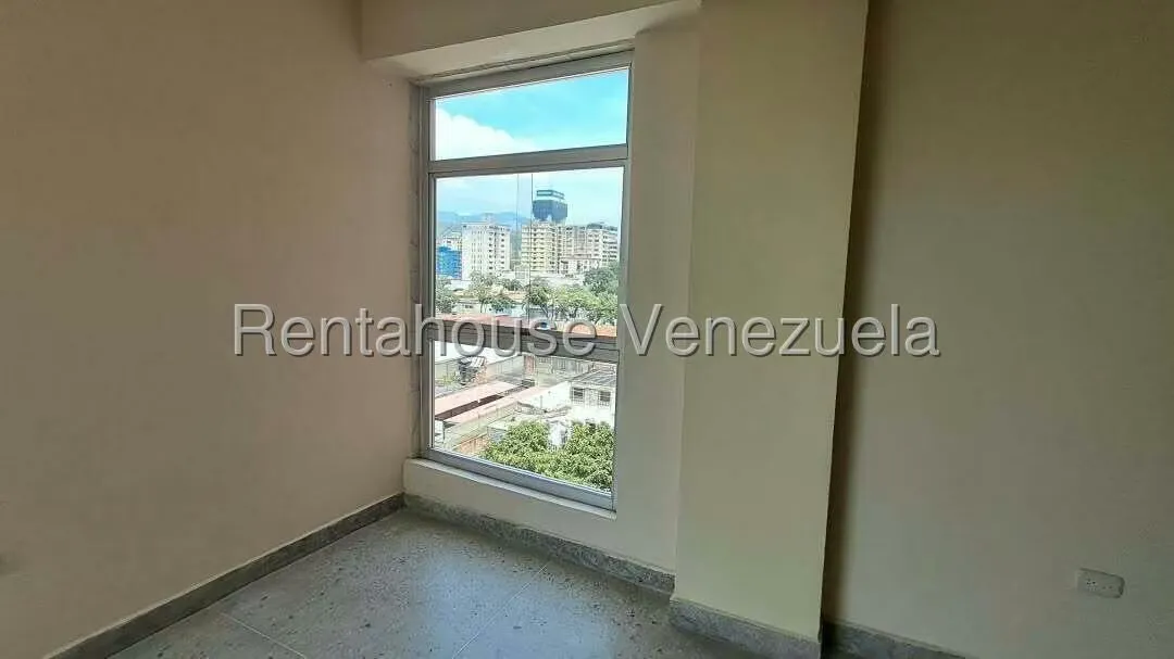 Local Comercial en Alquiler en Avenida Bolivar Norte, Carabobo - 10