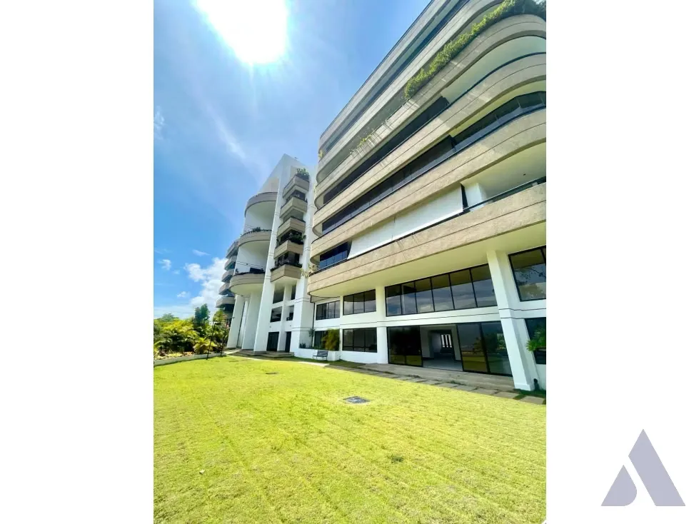 Vendo apartamento duplex 400m2 4h/5b/4p Lomas de San Román 6915