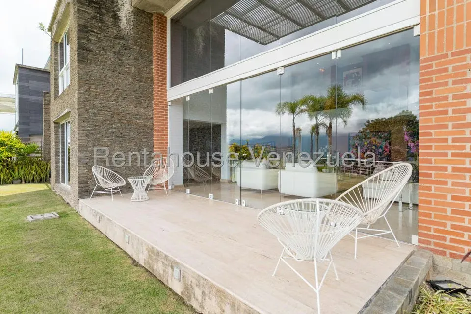 Casa (Multipes Niveles) en Venta en Alto Hatillo, Distrito Metropolitano - 25