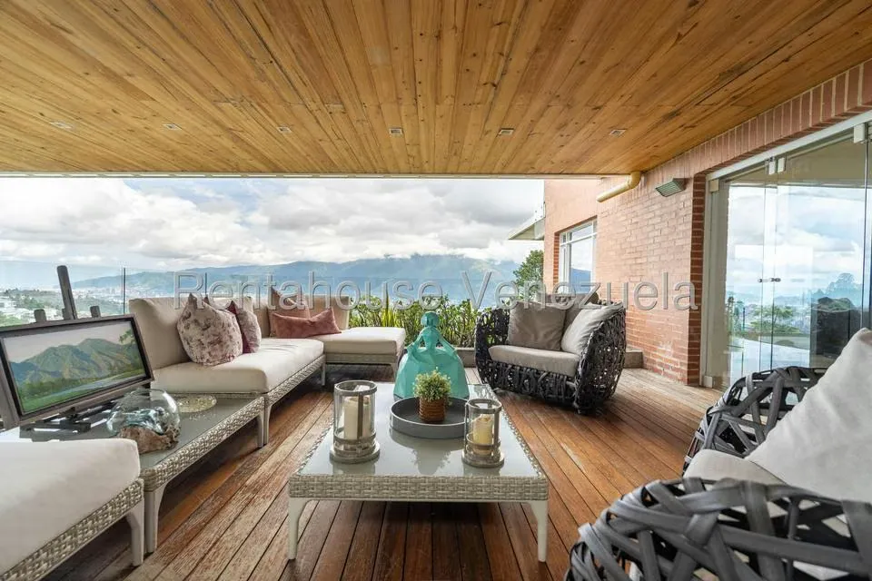 Casa (Multipes Niveles) en Venta en Alto Hatillo, Distrito Metropolitano - 37