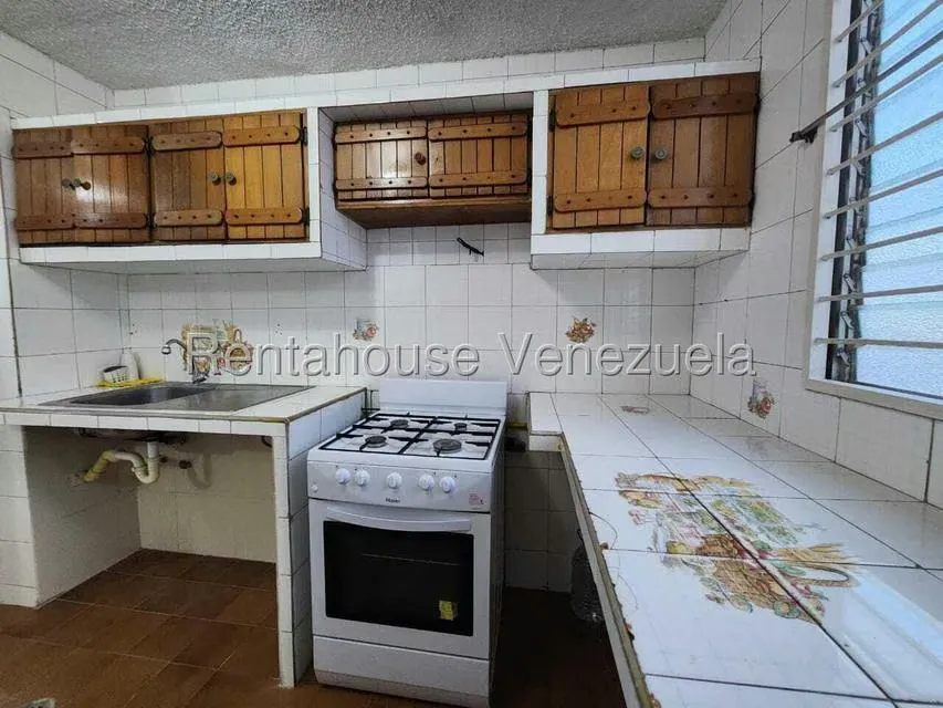 Apartamento (1 Nivel) en Alquiler en Almarriera, Lara - 12