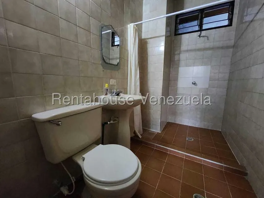 Apartamento (1 Nivel) en Alquiler en Almarriera, Lara - 23