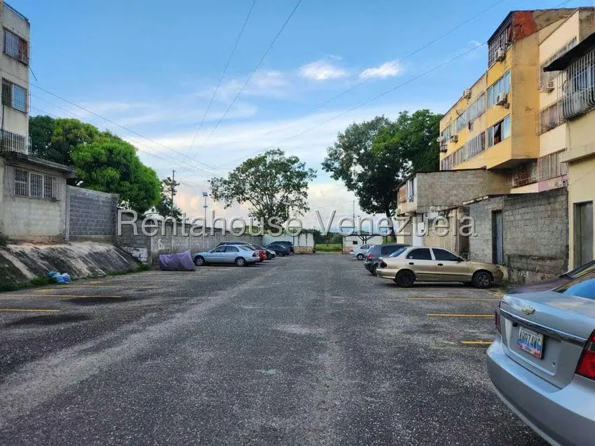 Apartamento (1 Nivel) en Alquiler en Almarriera, Lara - 28