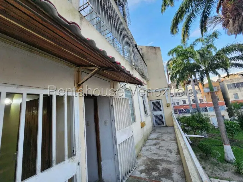 Apartamento (1 Nivel) en Alquiler en Almarriera, Lara - 8