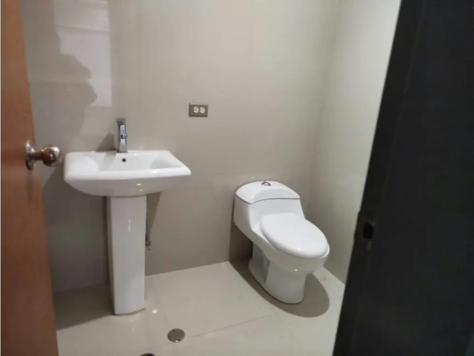 Vendo o Alquilo local comercial 73m2 Torre Express Macaracuay 6456 - 16