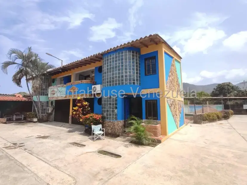 Townhouse (Duplex) en Venta en El Playon, Aragua