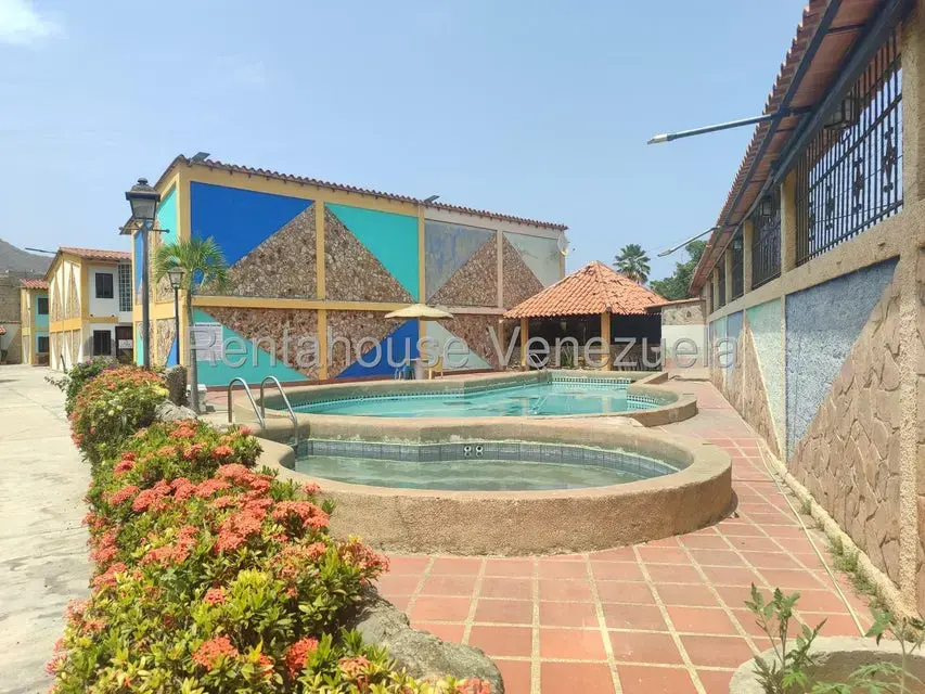 Townhouse (Duplex) en Venta en El Playon, Aragua - 25