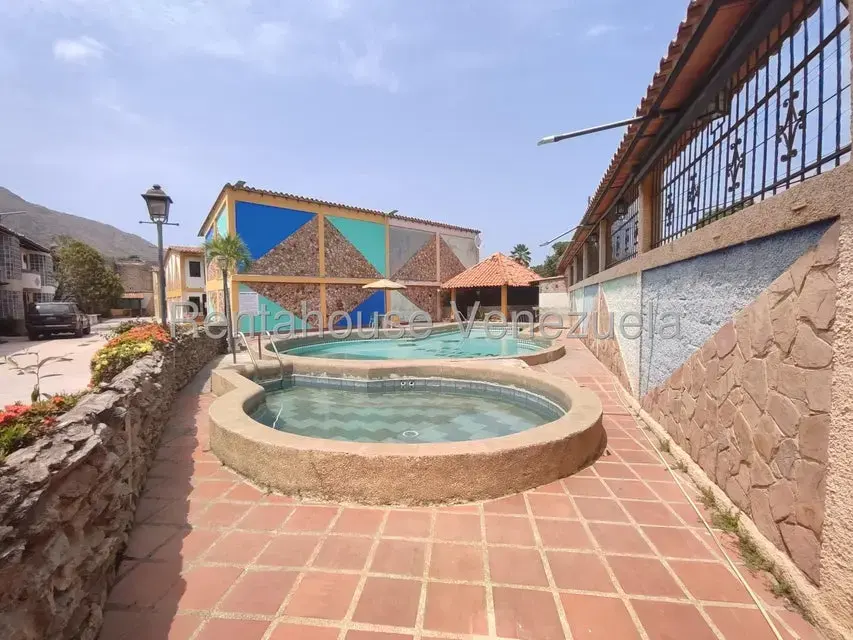Townhouse (Duplex) en Venta en El Playon, Aragua - 26