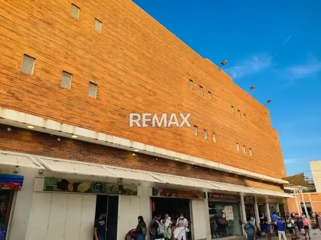 Local comercial en alquiler en Petare CC Sambilito