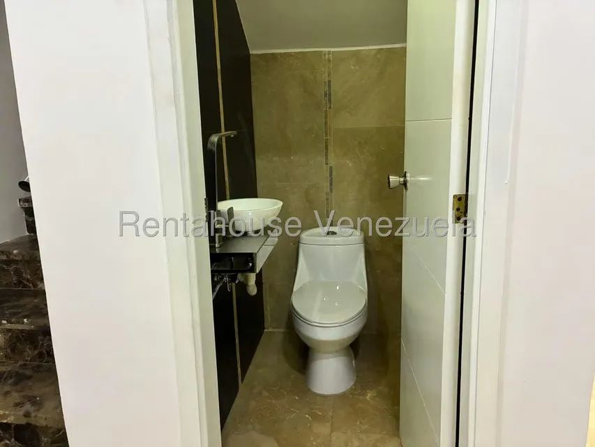 Townhouse (Duplex) en Alquiler en Calle Piar, Zulia - 4