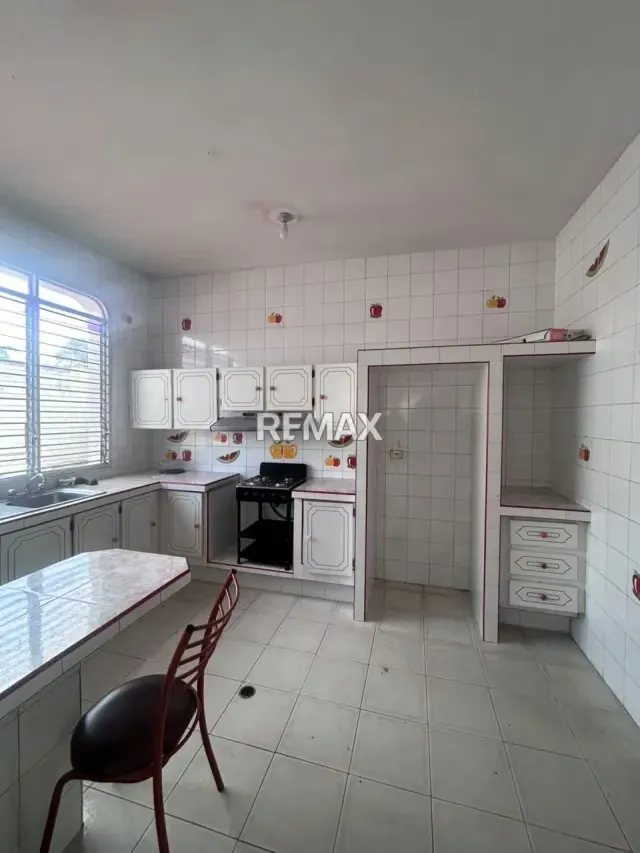Espaciosa Casa en Alquiler en el Oeste de Barquisimeto - Planta Baja - 4