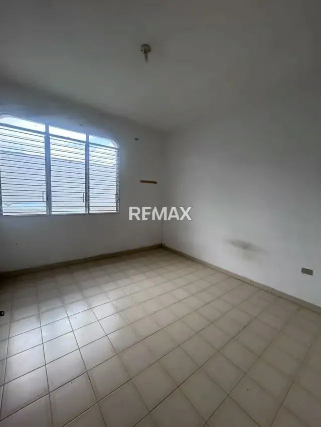 Espaciosa Casa en Alquiler en el Oeste de Barquisimeto - Planta Baja - 6